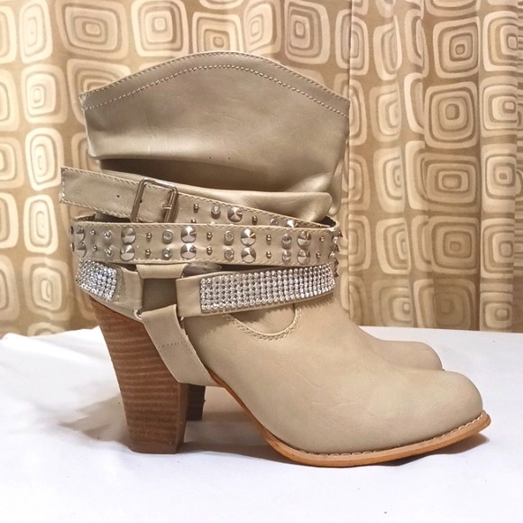 Western Glam Ankle Boots - Picture 5 of 11